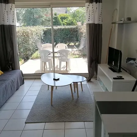 דירה Cosy Studio With Large Garden - Close Beach